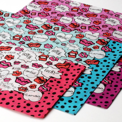mouchoir kiss femme 100% coton 45cm