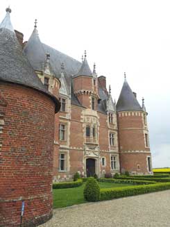 Le chateau de Martainville, siège d'une importante collection de mouchoirs illustrés de Rouen